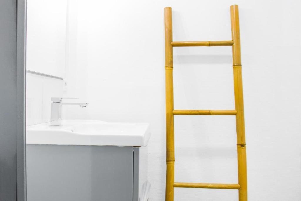 ポアティエLe Descartes, A 50M De La Gare Fibre/Tv Connecteアパートメント エクステリア 写真